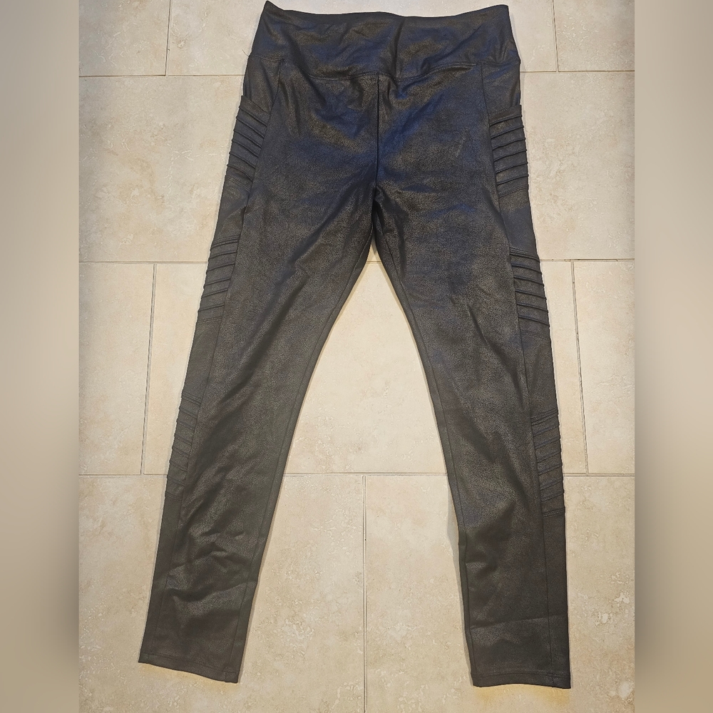 Vera Wang Faux Leather Leggings